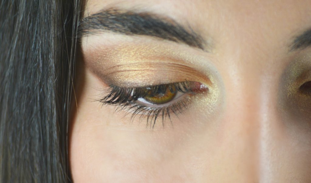 Cómo maquillar el ojo para que parezca más grande.